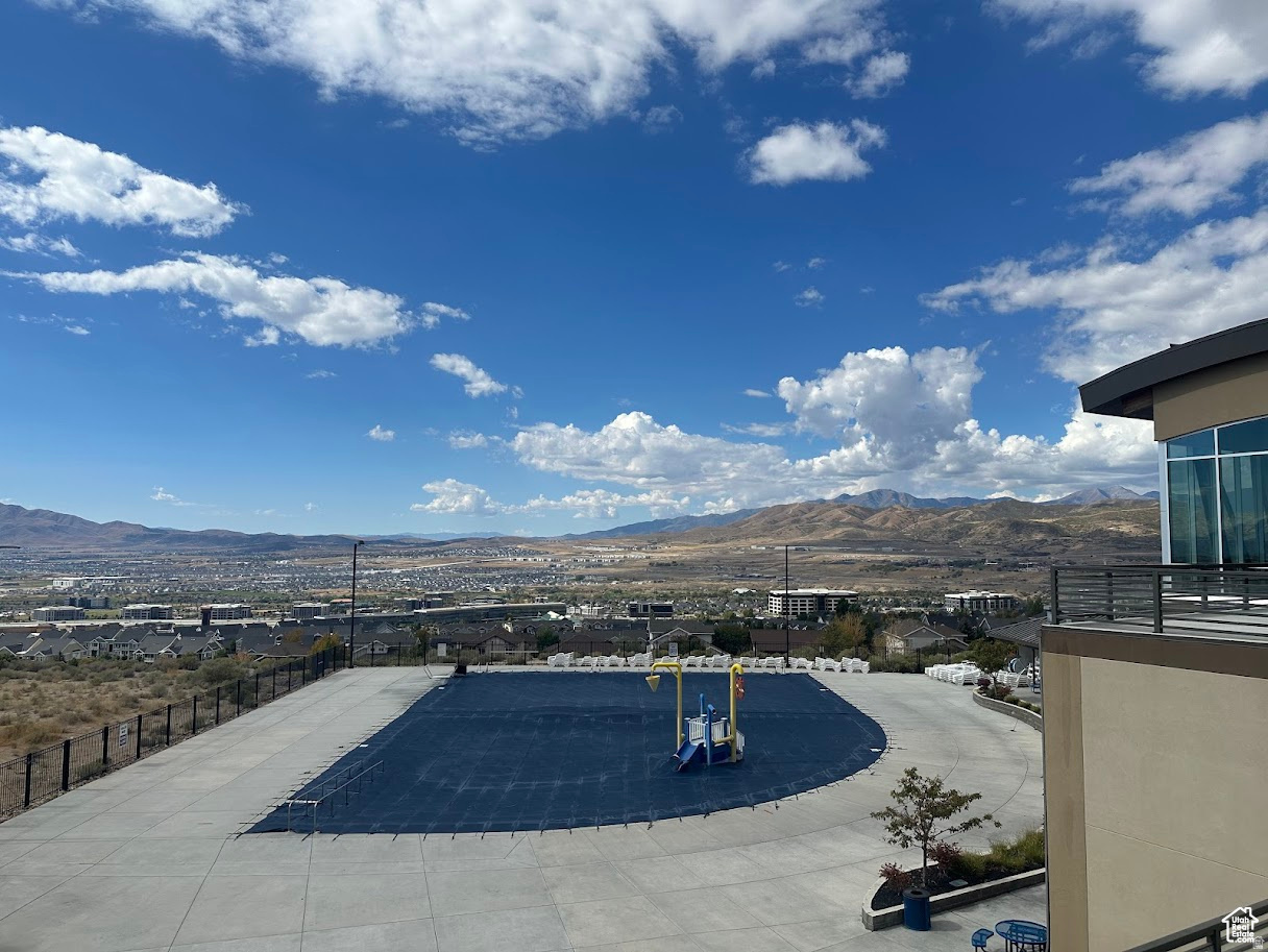 FOX CANYON - Residential