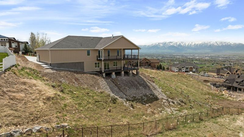 BONNEVILLE TRAIL - Residential
