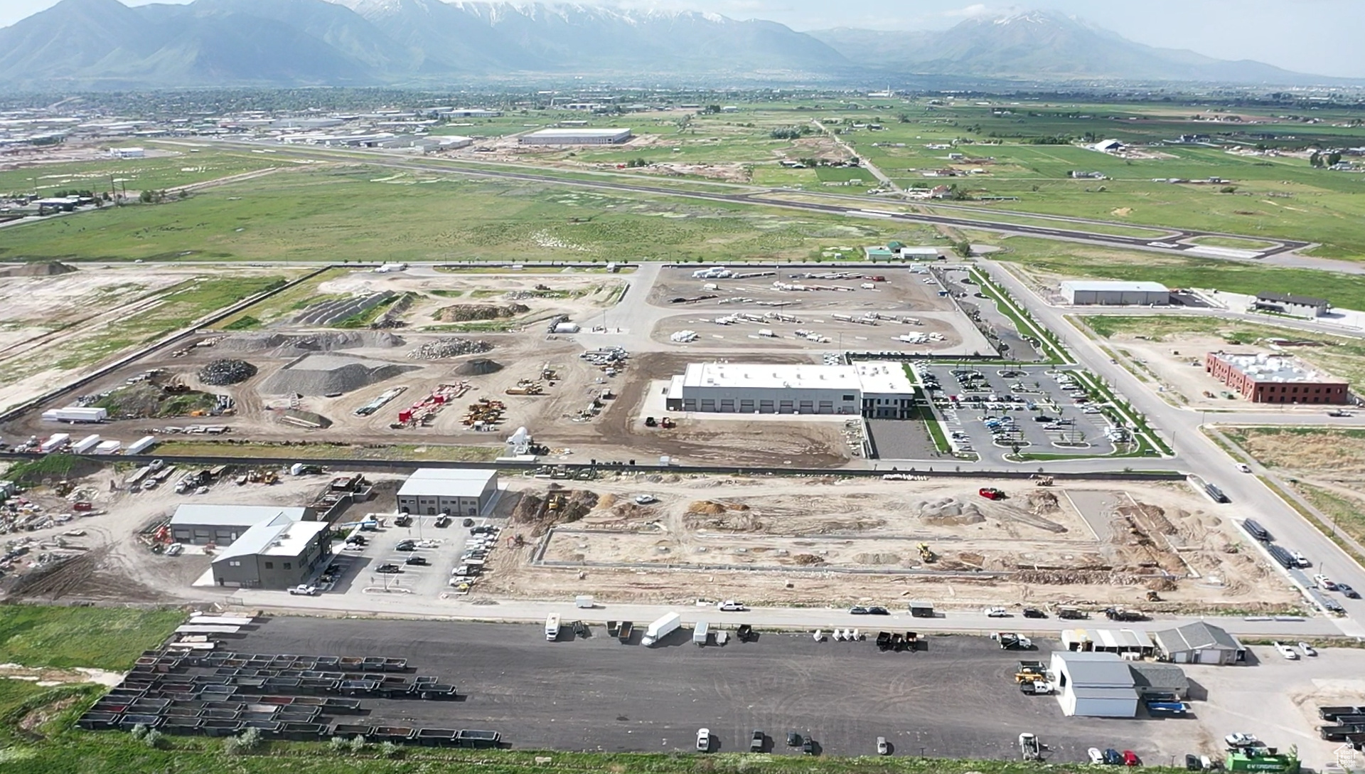 DB INDUSTRIAL - Commercial Sale