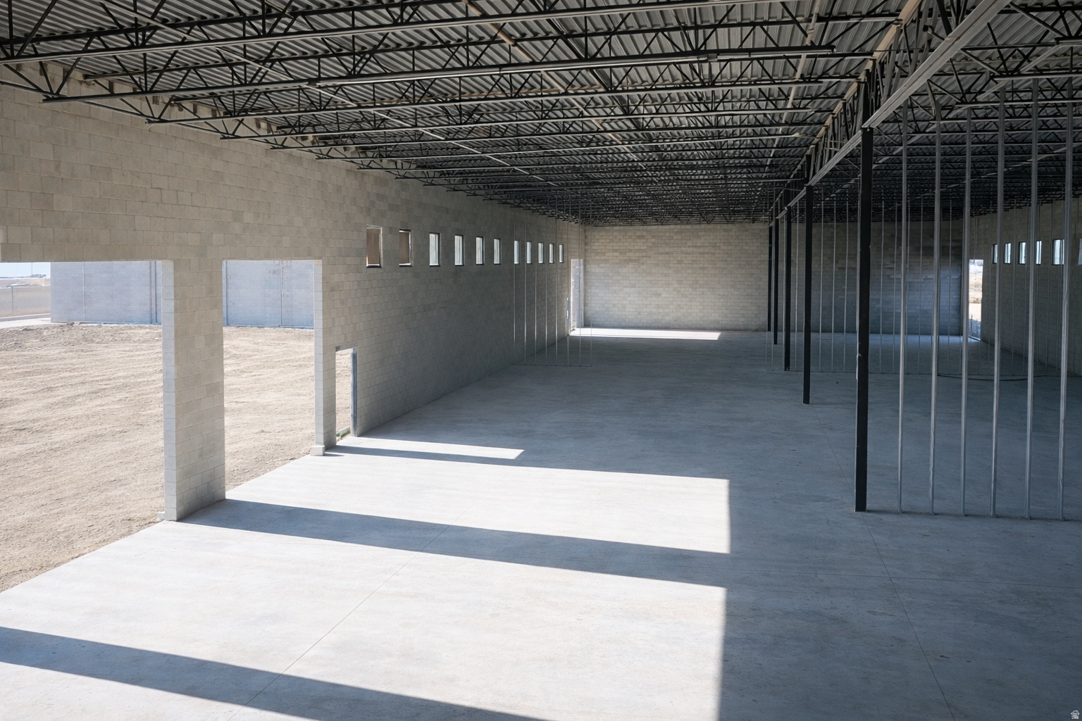 DB INDUSTRIAL - Commercial Sale