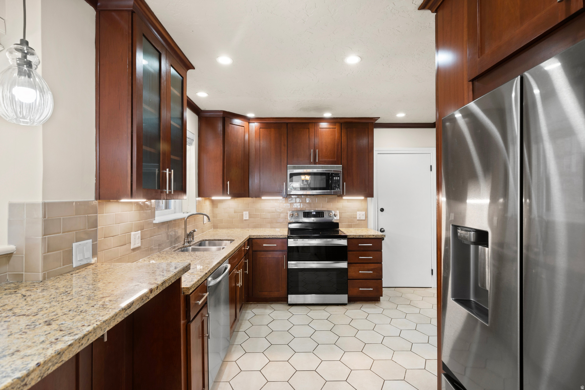 MAYFLOWER - Residential