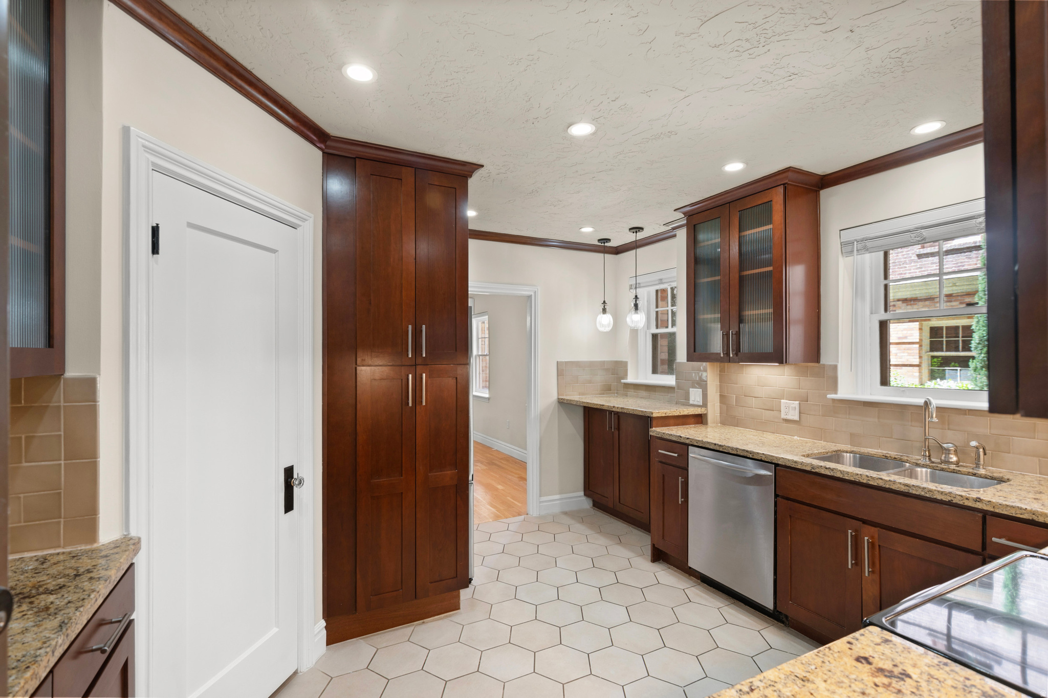 MAYFLOWER - Residential