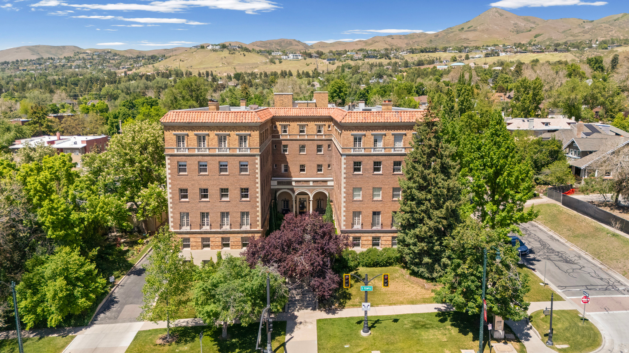 MAYFLOWER - Residential