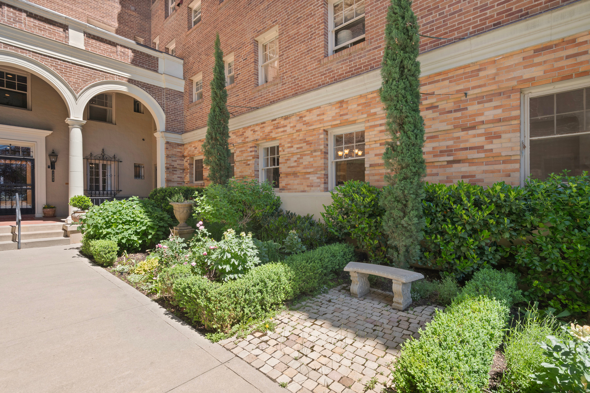 MAYFLOWER - Residential
