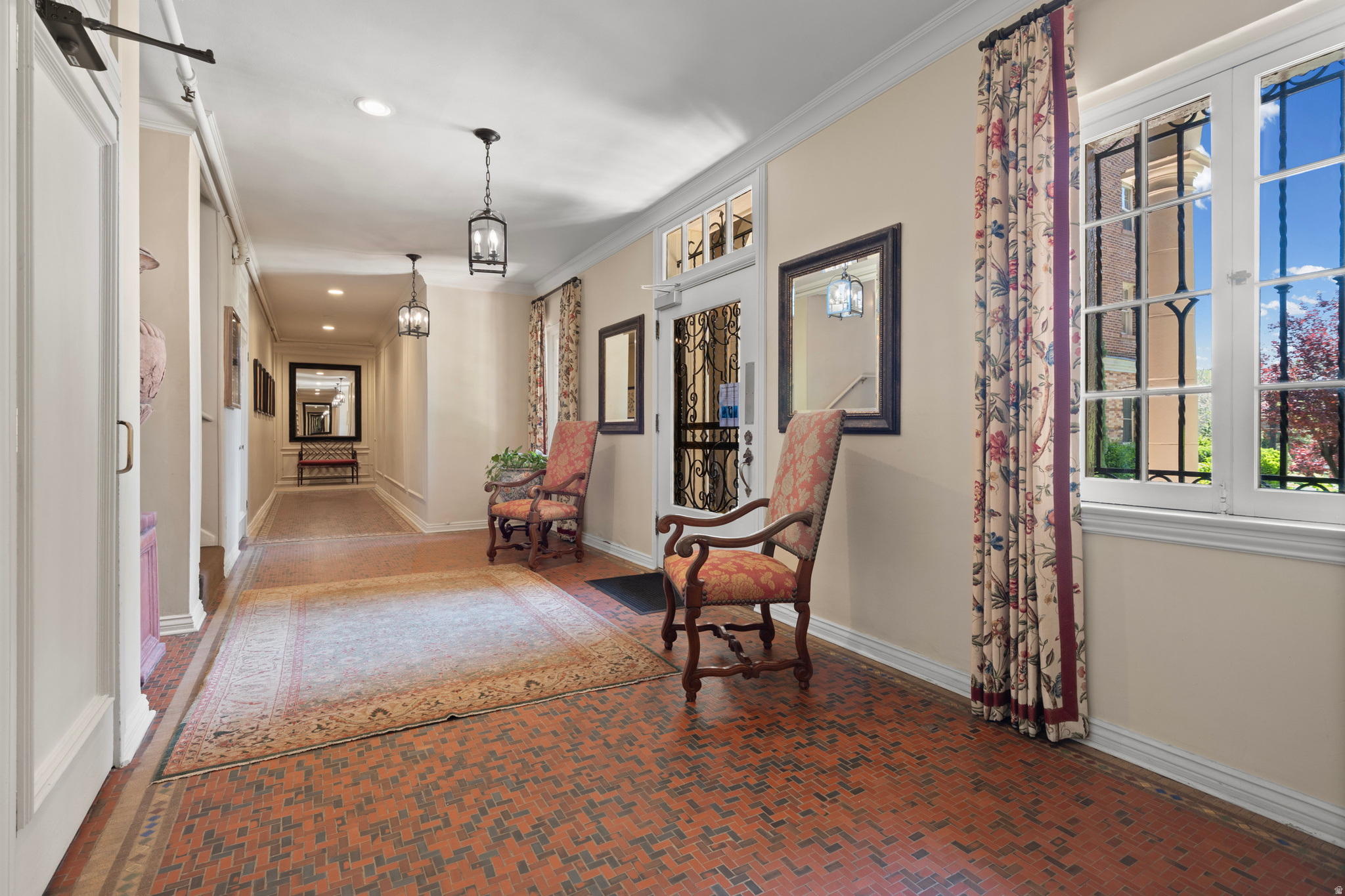 MAYFLOWER - Residential