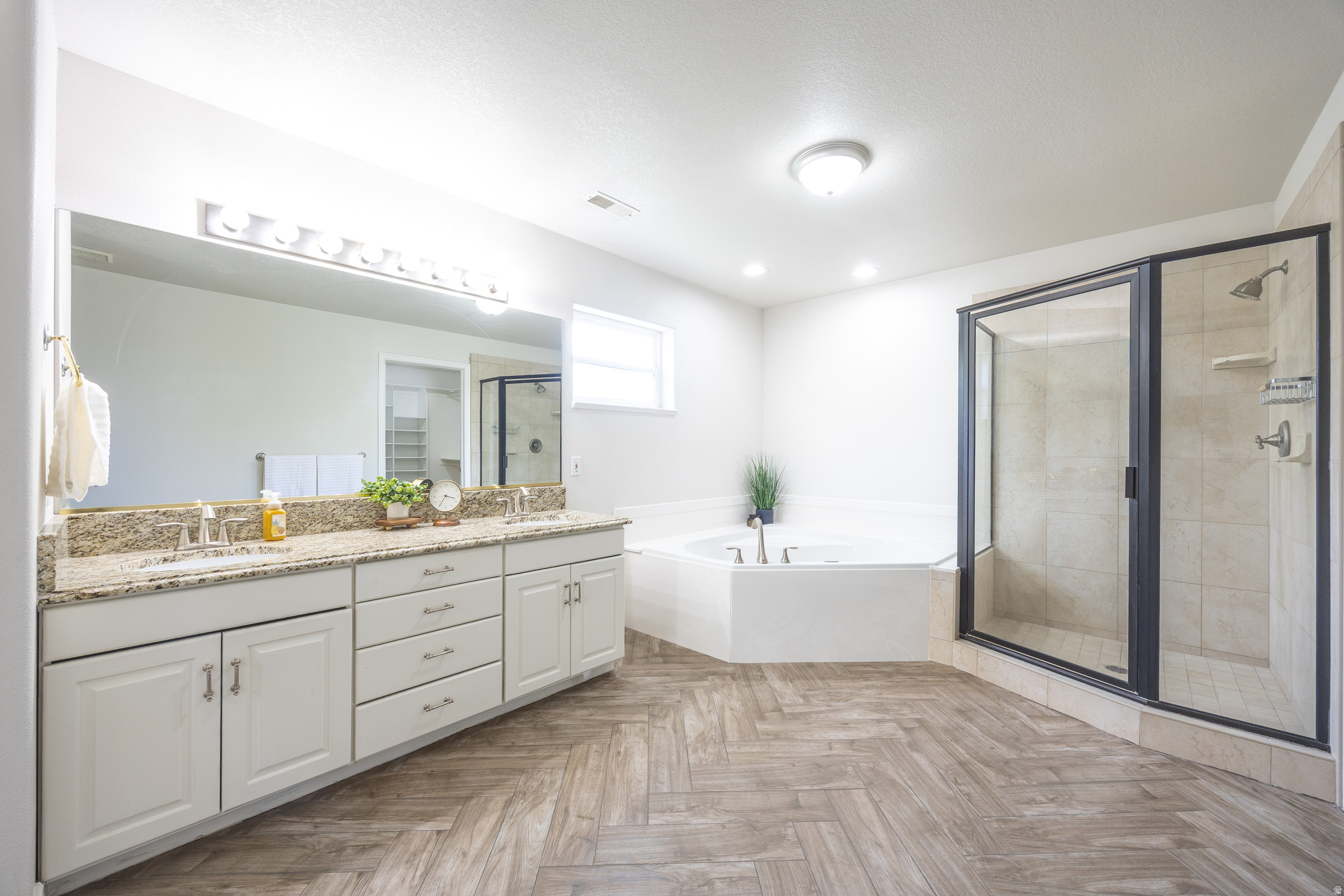 GREEN CANYON COVE - Residential