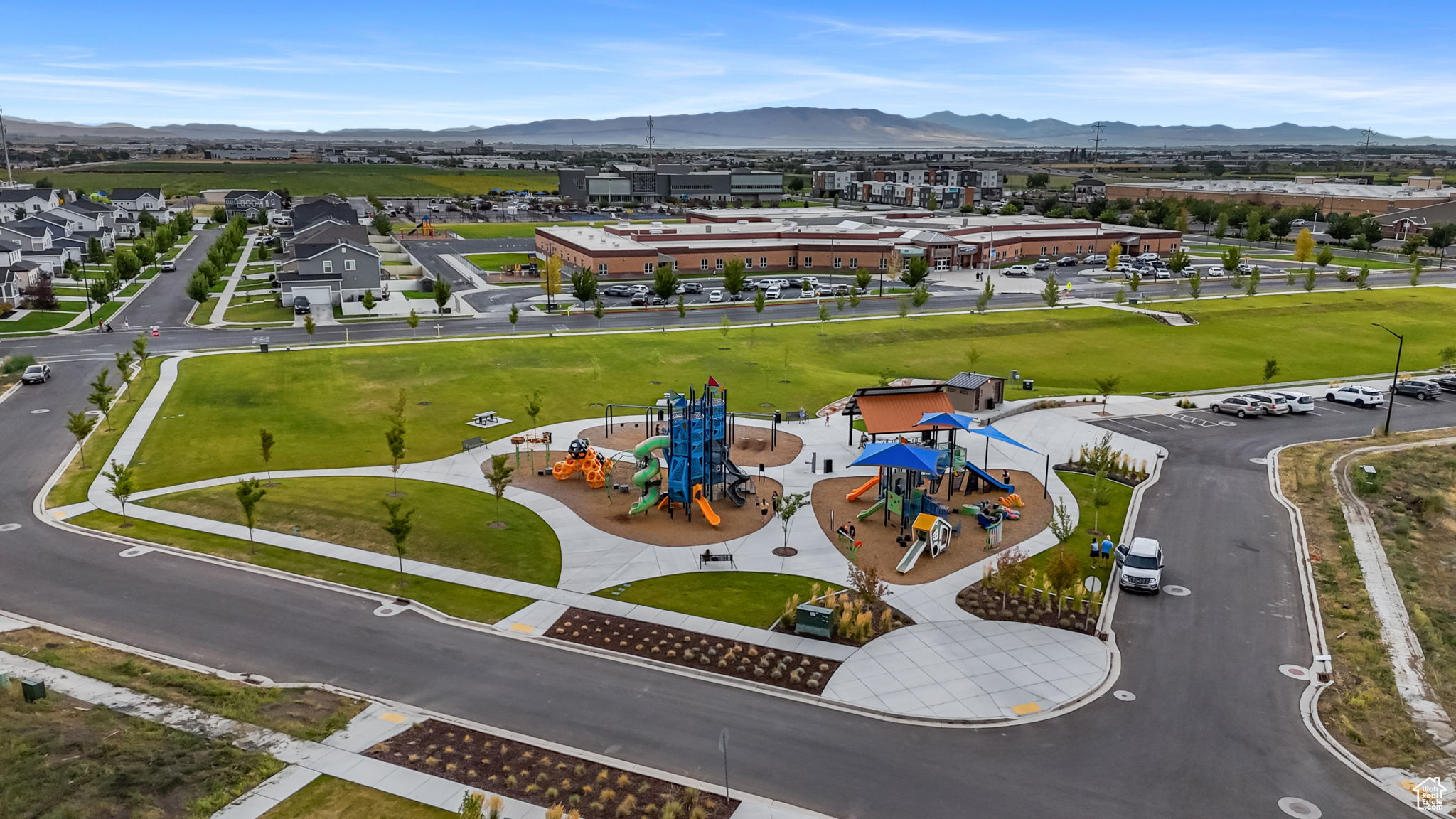 WEST FIELD CENTRAL - Residential Income