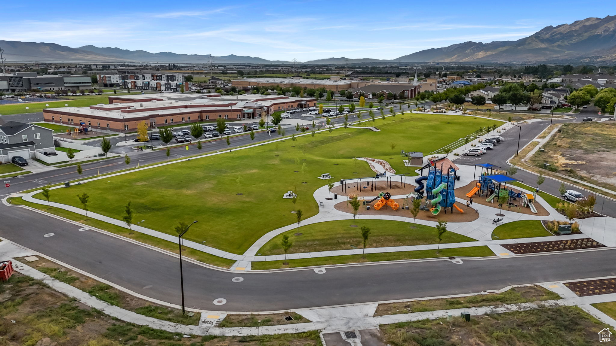 WEST FIELD CENTRAL - Residential Income