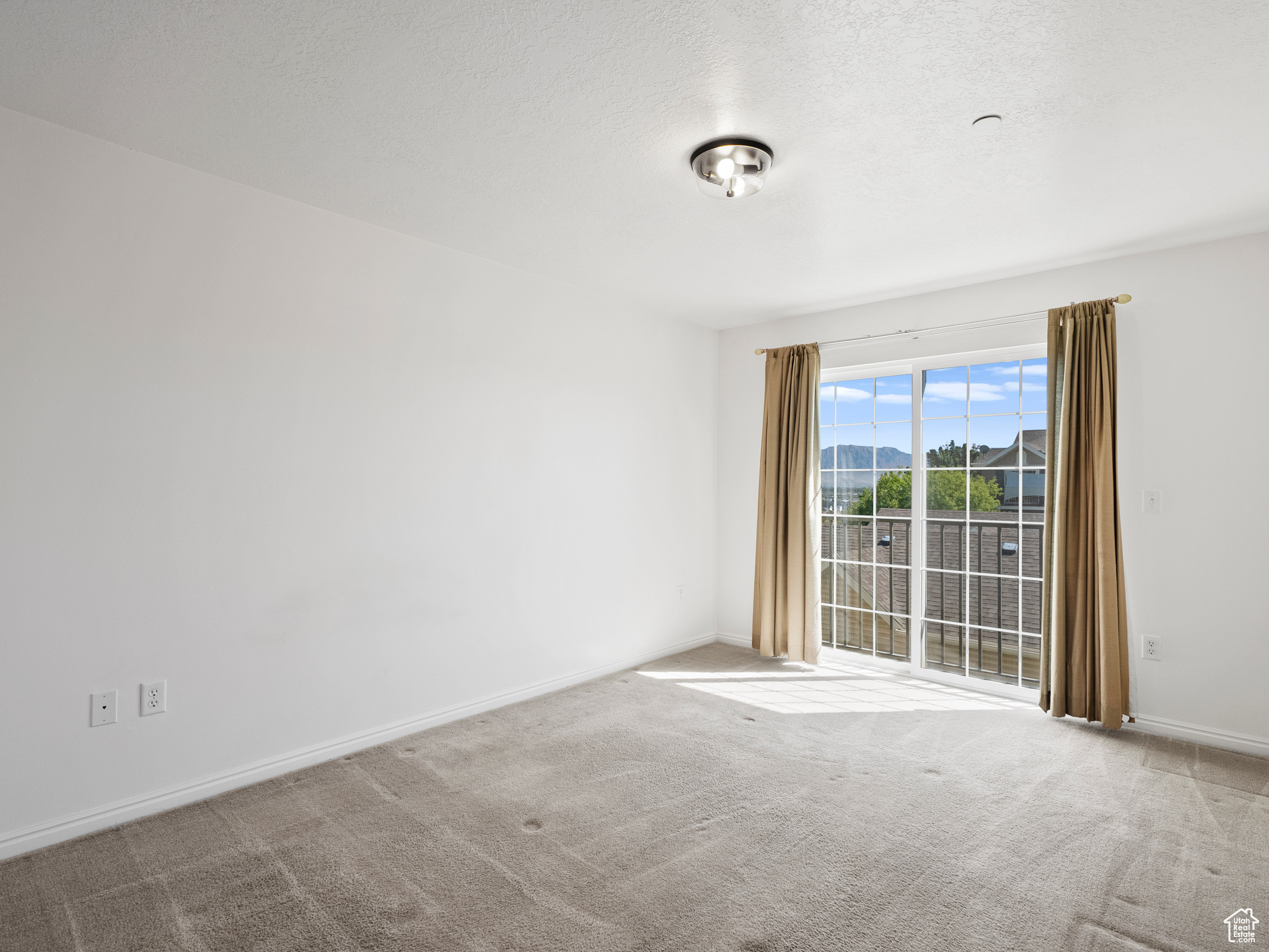 DAYBREAK @ HARVEST HILLS - Residential