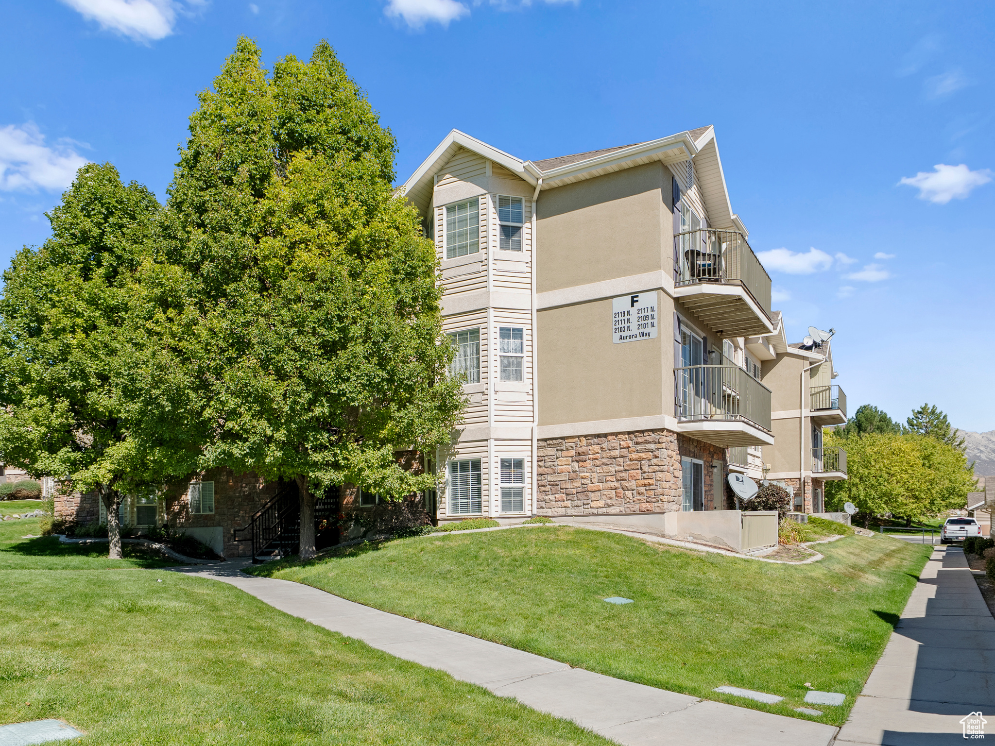 DAYBREAK @ HARVEST HILLS - Residential