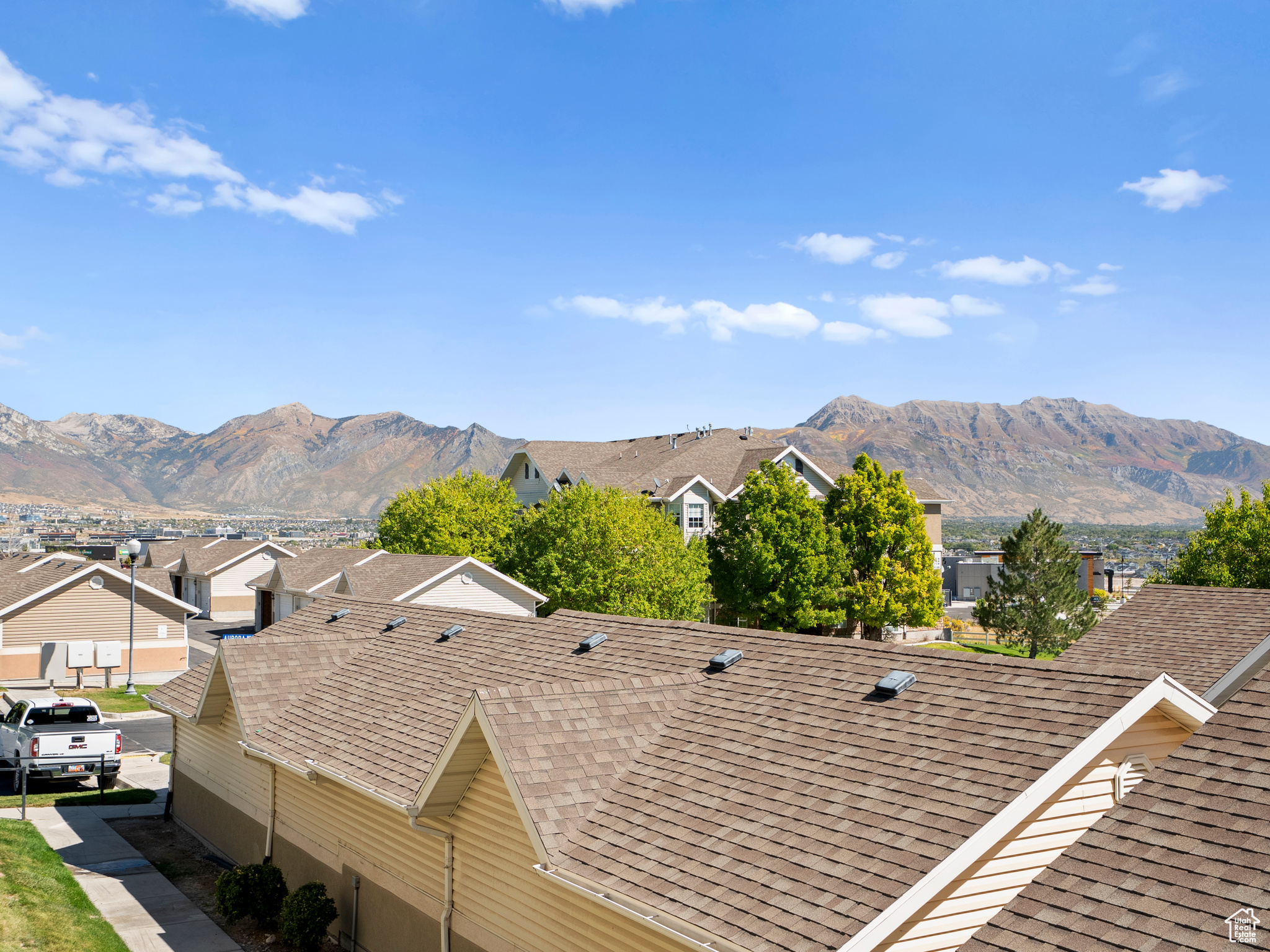 DAYBREAK @ HARVEST HILLS - Residential