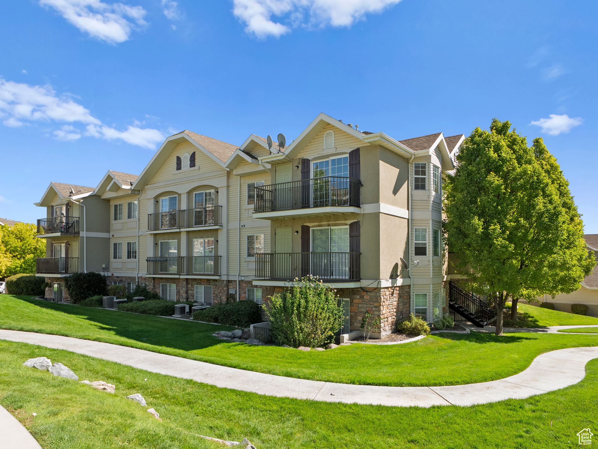 DAYBREAK @ HARVEST HILLS - Residential