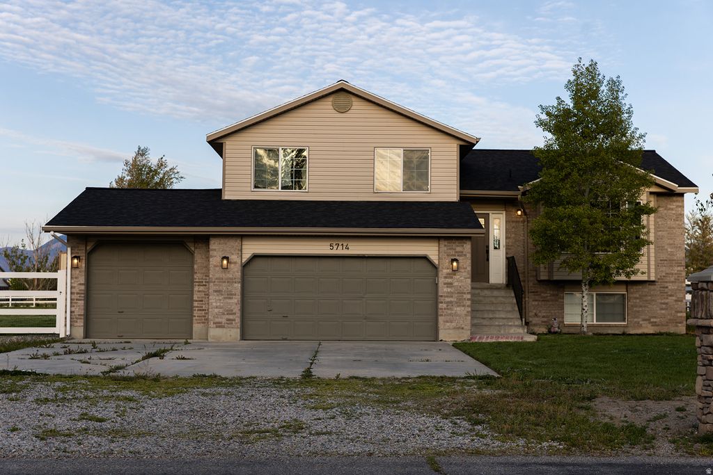 Photo of 5714 S 6950 W, Hooper, UT 84315 (MLS # 2151904)