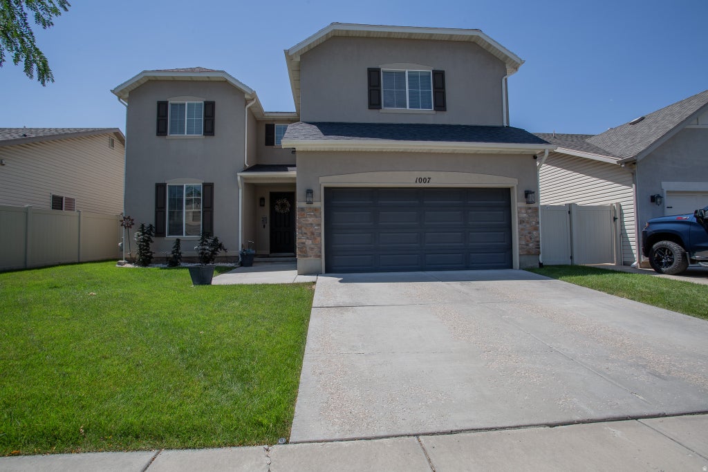 Photo of 1007 N SKIPTON DR, North Salt Lake, UT 84054 (MLS # 2176059)