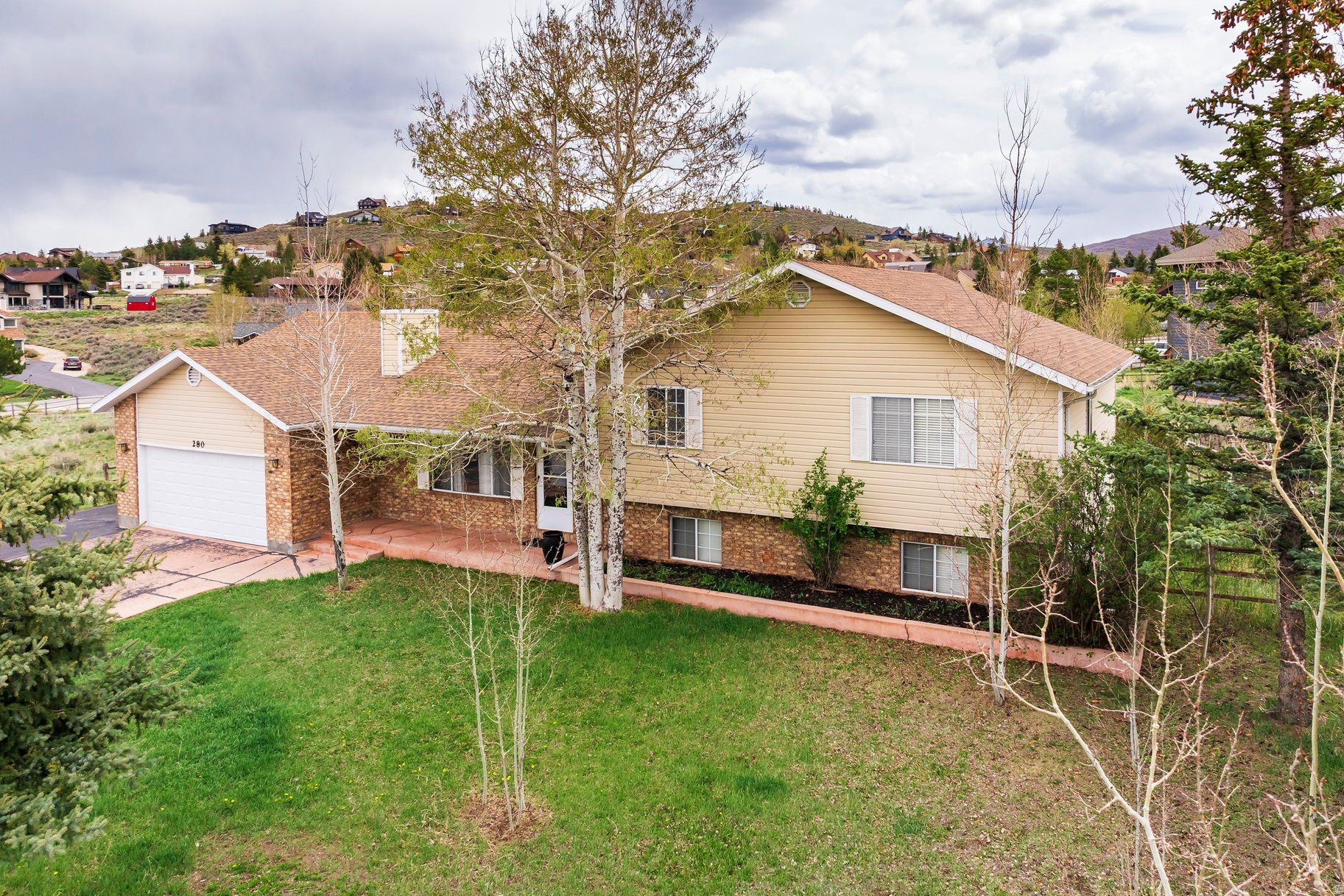 HIGHLAND ESTATES - Residential