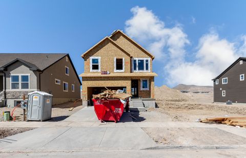 Photo of 893 N BANNER DR #613, Saratoga Springs, UT 84045 (MLS # 2136259)