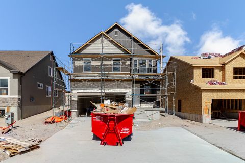 Photo of 893 N BANNER DR #613, Saratoga Springs, UT 84045 (MLS # 2136259)