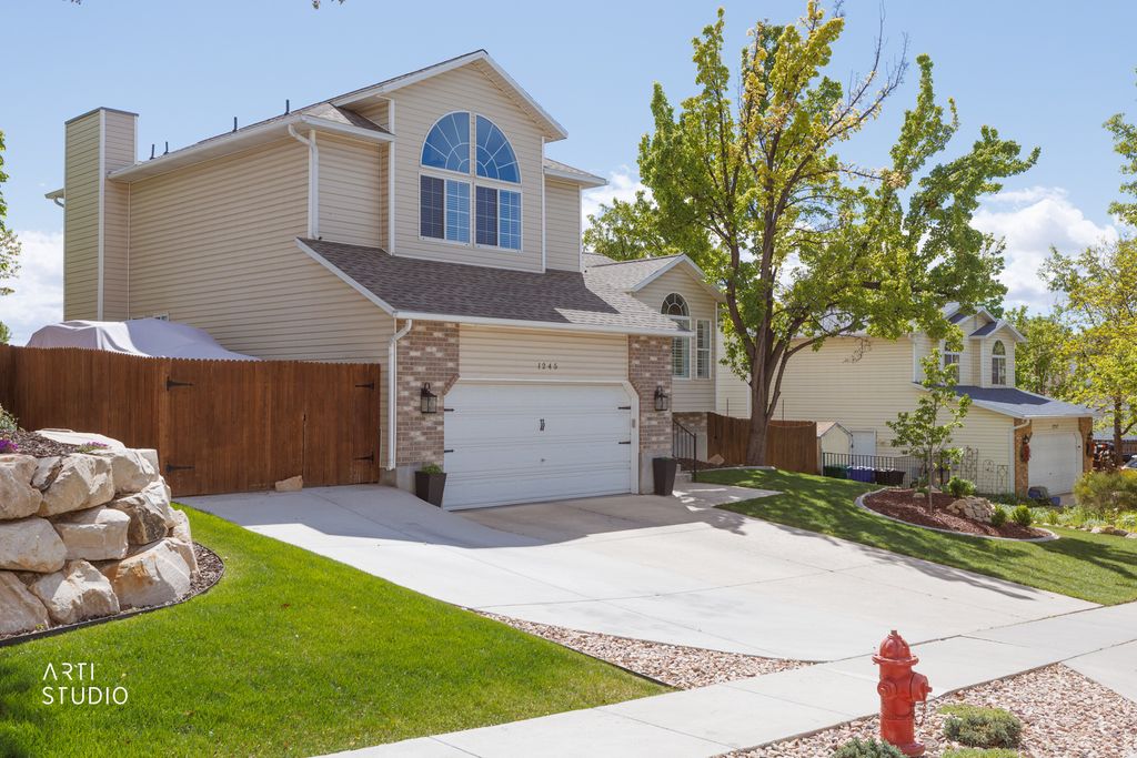 Photo of 1245 W MORNING SUN DR, Taylorsville, UT 84123 (MLS # 2150882)