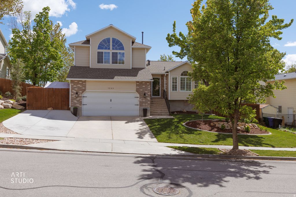 Photo of 1245 W MORNING SUN DR, Taylorsville, UT 84123 (MLS # 2150882)