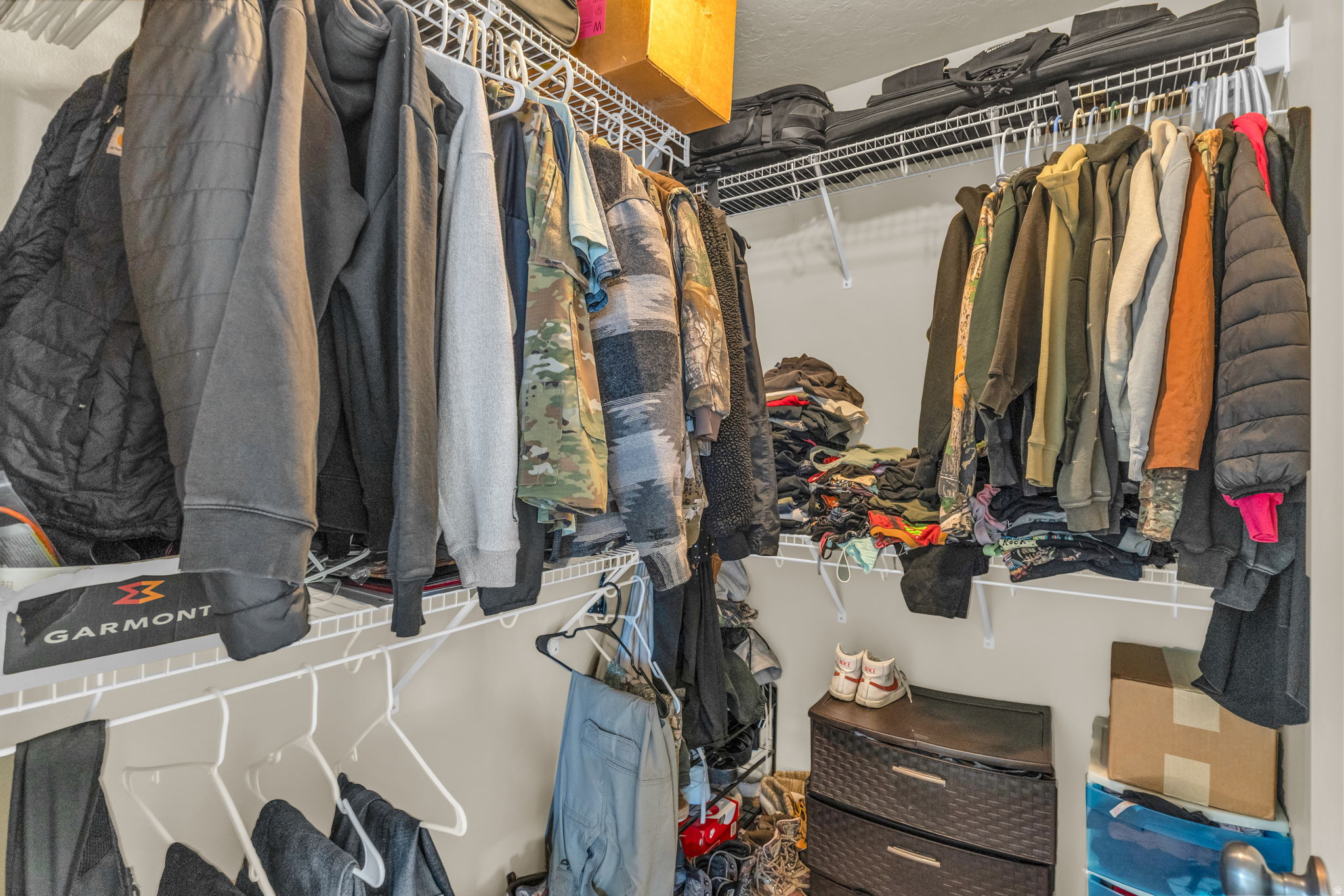 SILVER LAKE - Residential