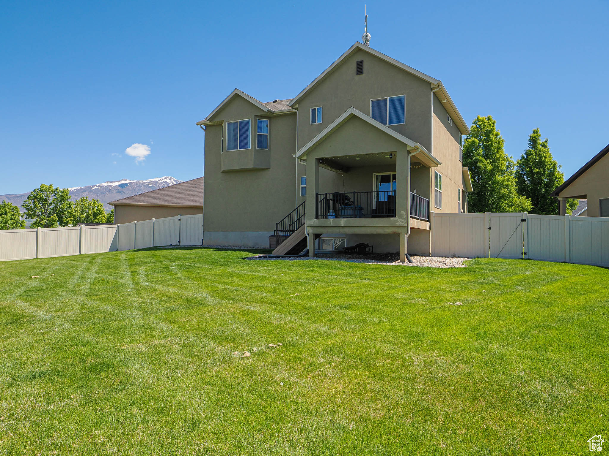 BRIDLEWALK PLACE - Residential