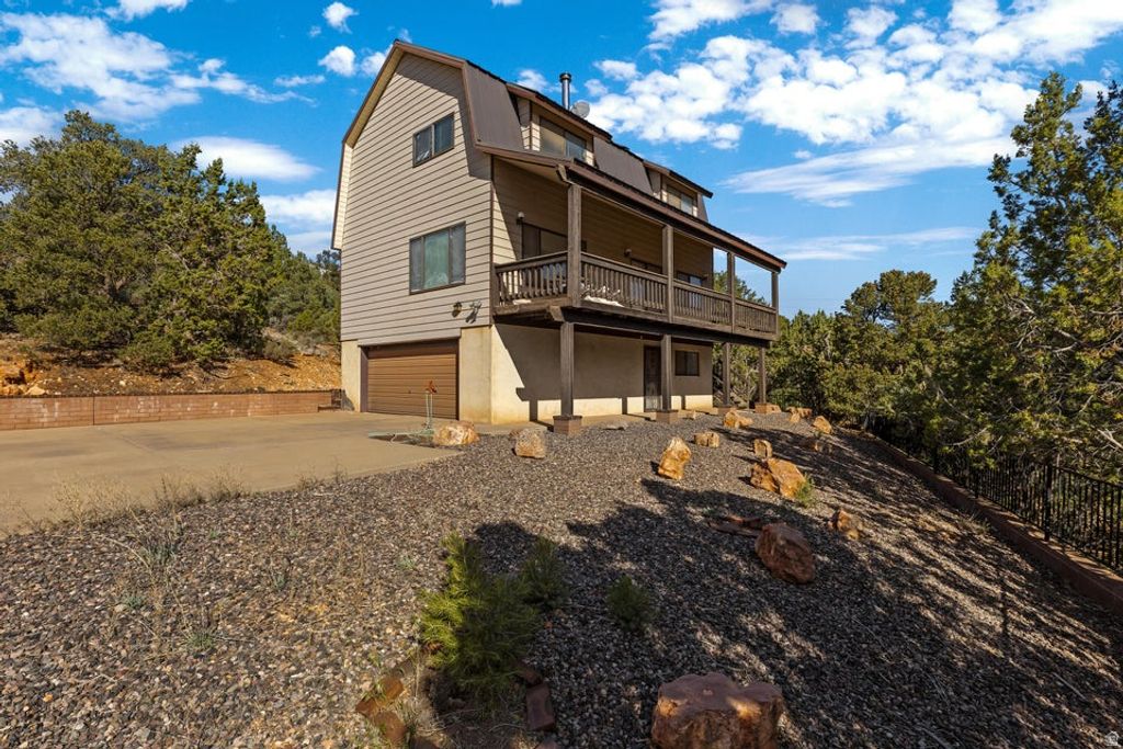 Photo of 375 HILLCREST CIR, Central, UT 84722 (MLS # 2135652)