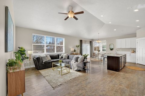 Tiny photo for 622 E SAWBACK LN, Draper, UT 84020 (MLS # 2138301)