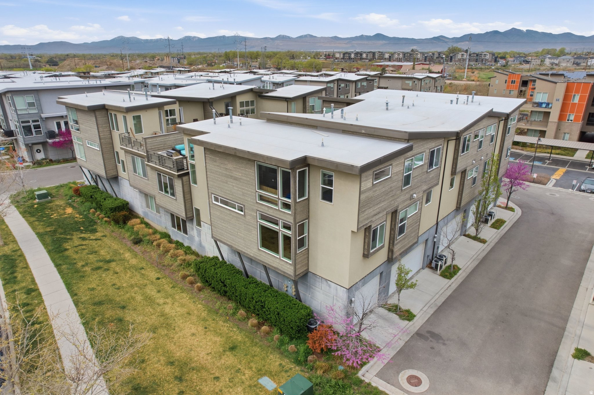 ROOFTOPS AT 78 HUNDRED TOWNHOMES - Residential