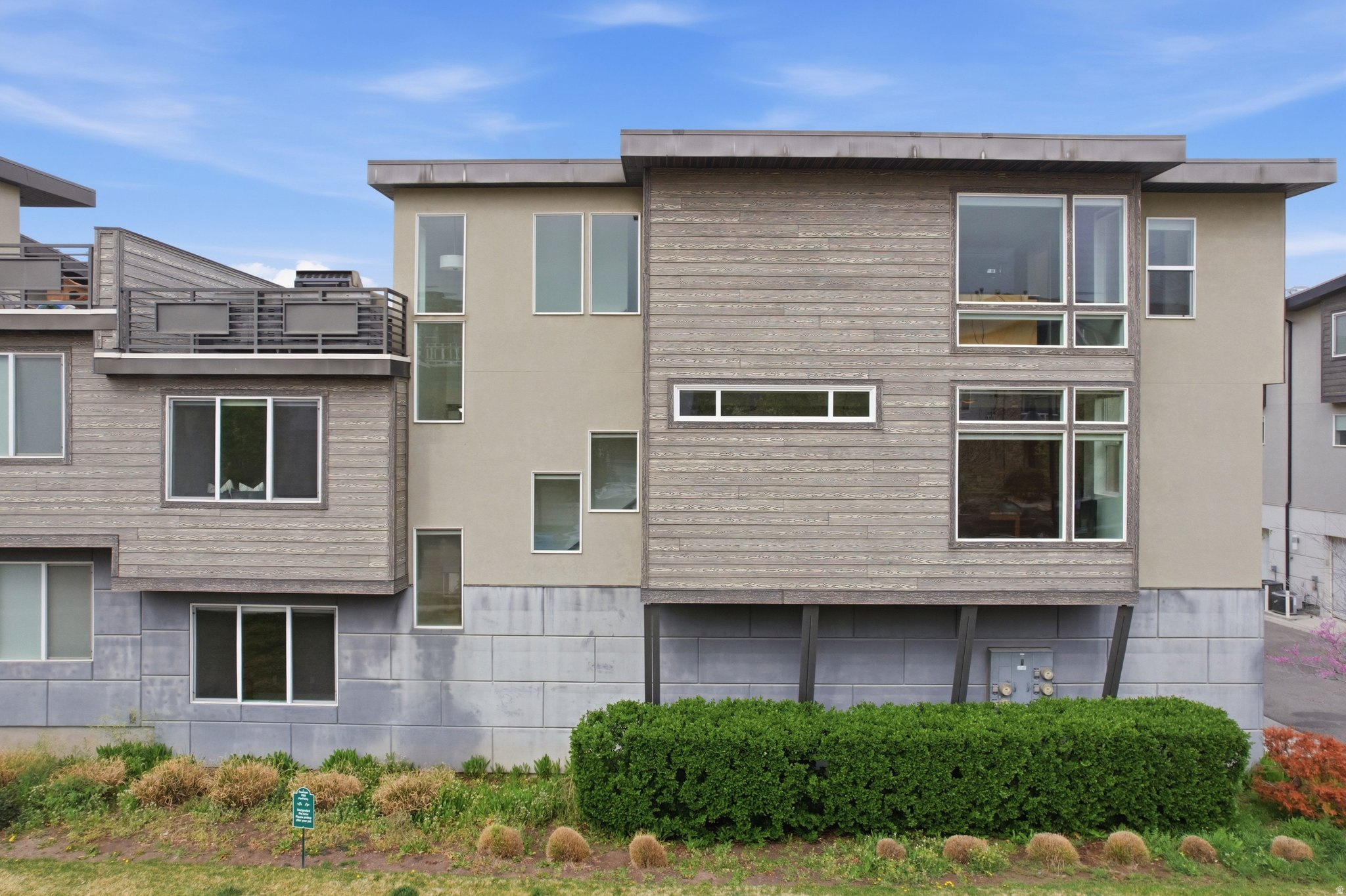 ROOFTOPS AT 78 HUNDRED TOWNHOMES - Residential