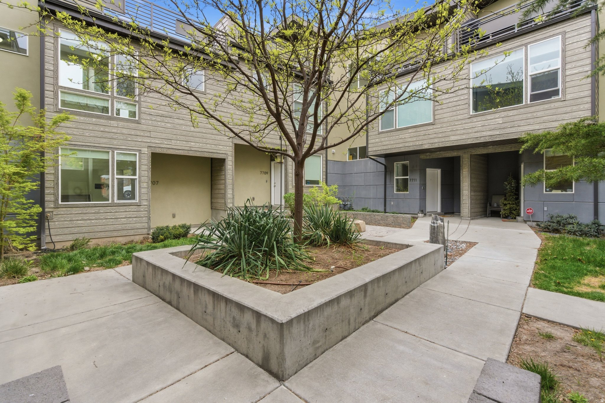 ROOFTOPS AT 78 HUNDRED TOWNHOMES - Residential