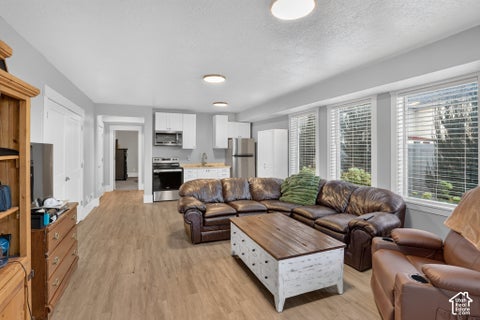 Tiny photo for 885 E 960 S, Salem, UT 84653 (MLS # 2193021)