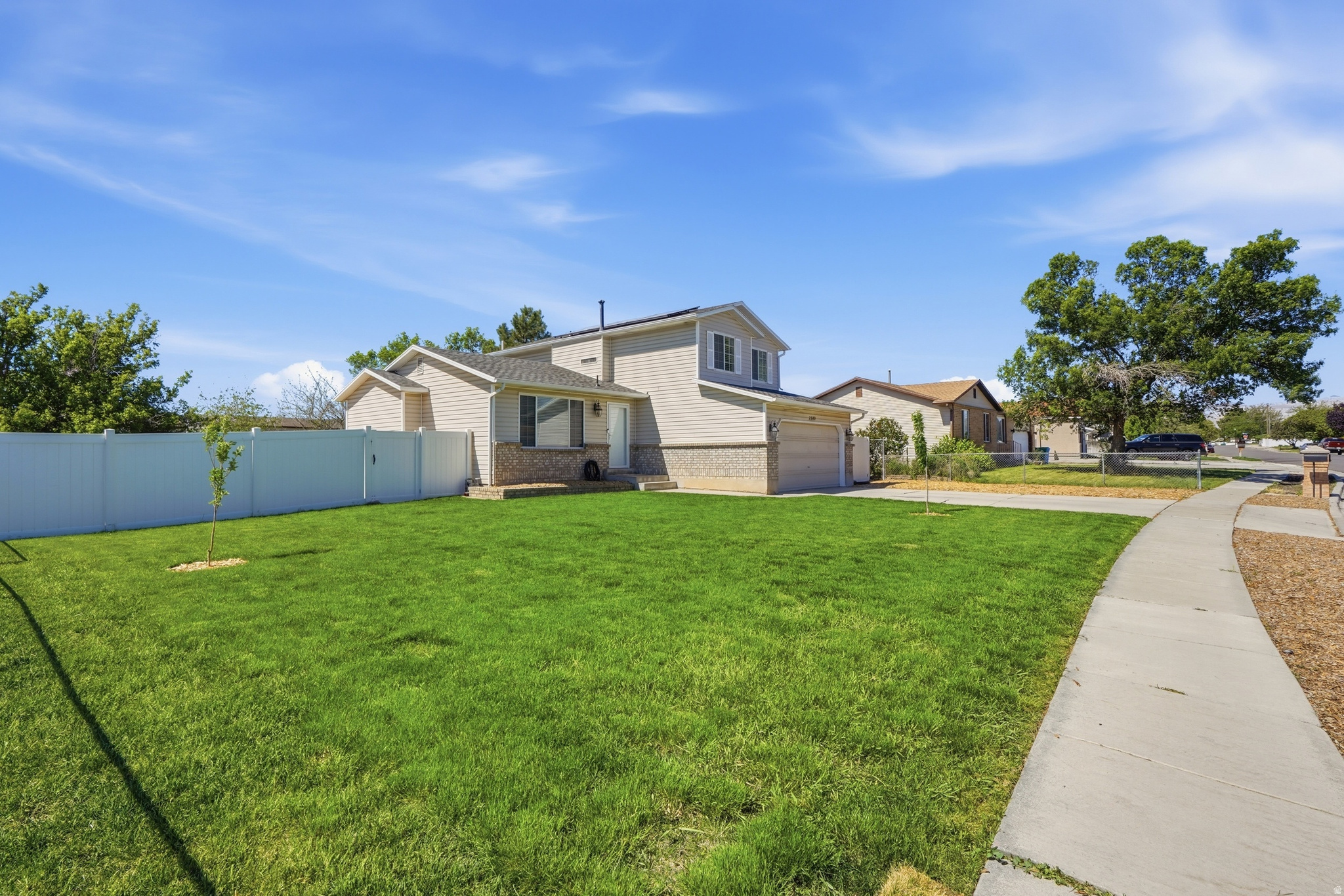 COUNTRY LANE - Residential