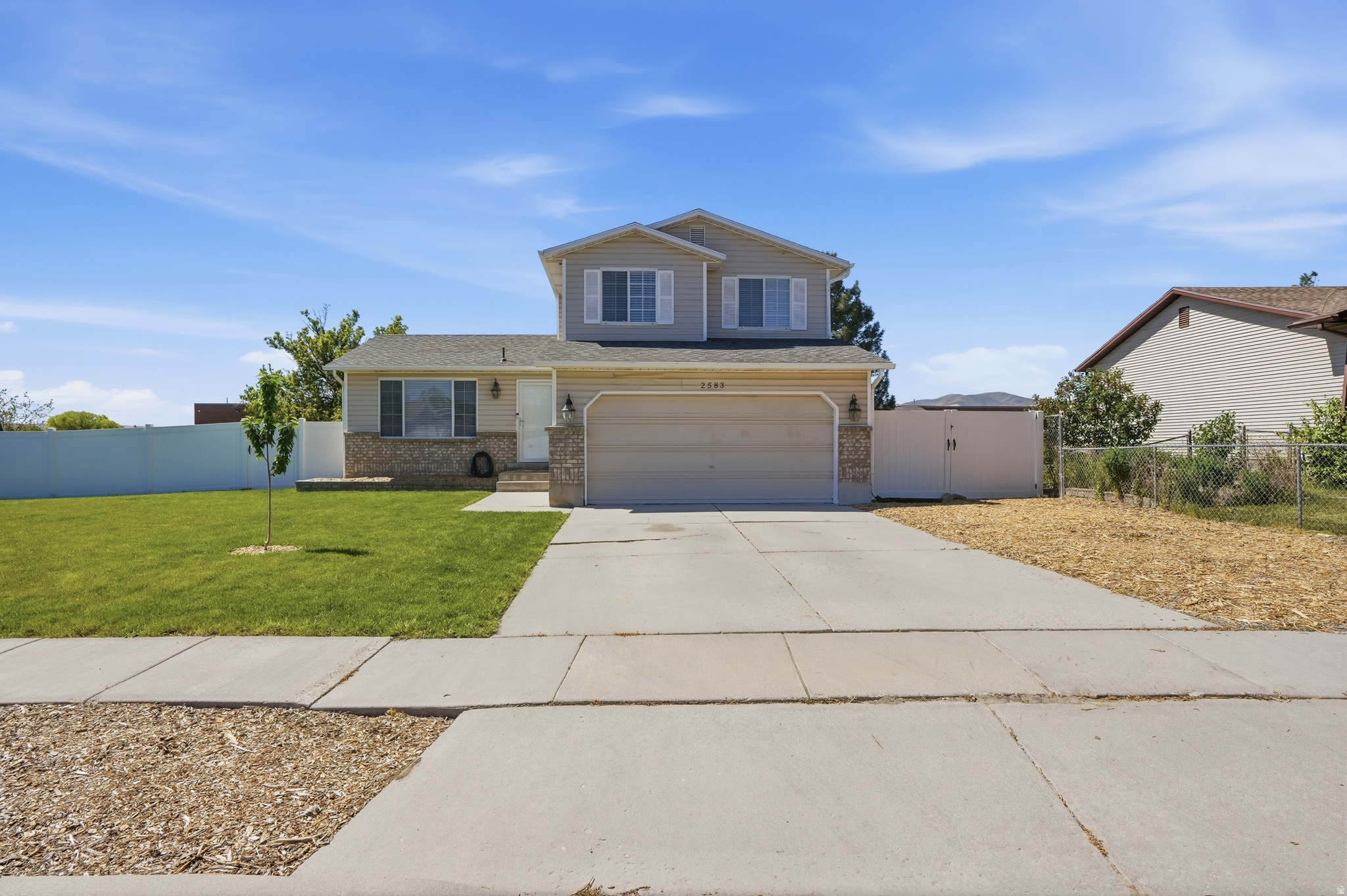 COUNTRY LANE - Residential