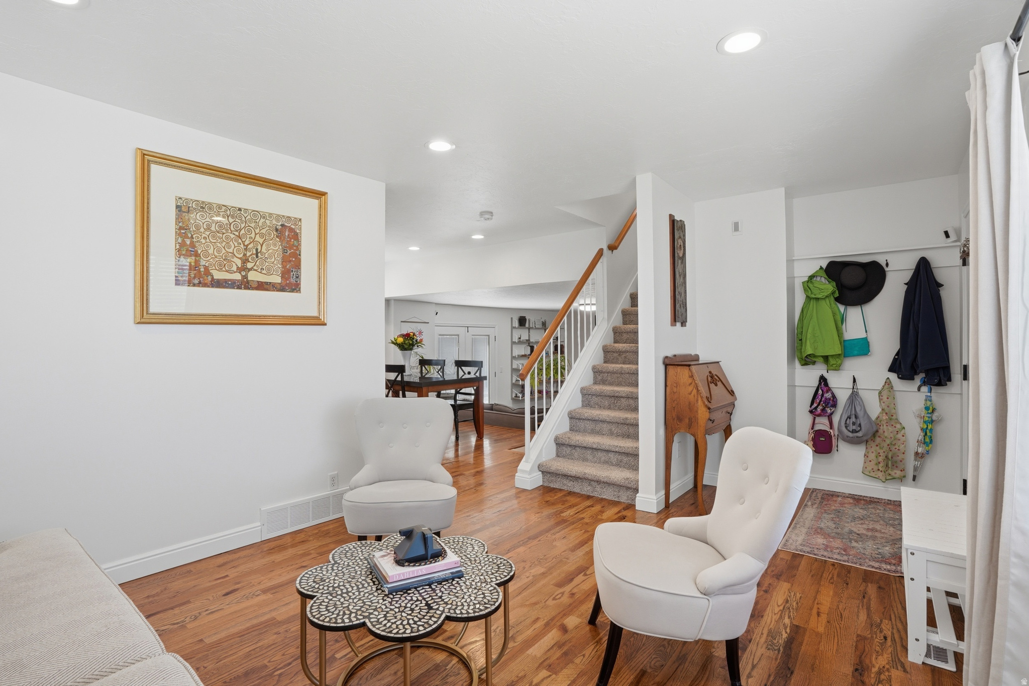 COUNTRY LANE - Residential