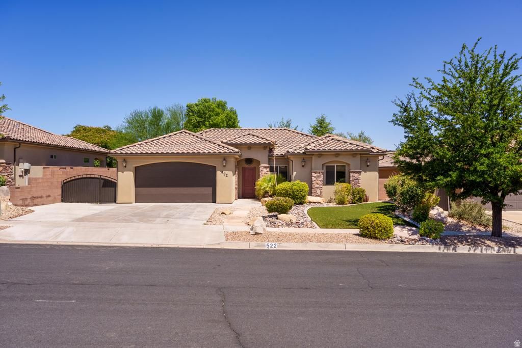 Photo of 522 N LA RUTA DR, Washington, UT 84780 (MLS # 2123029)