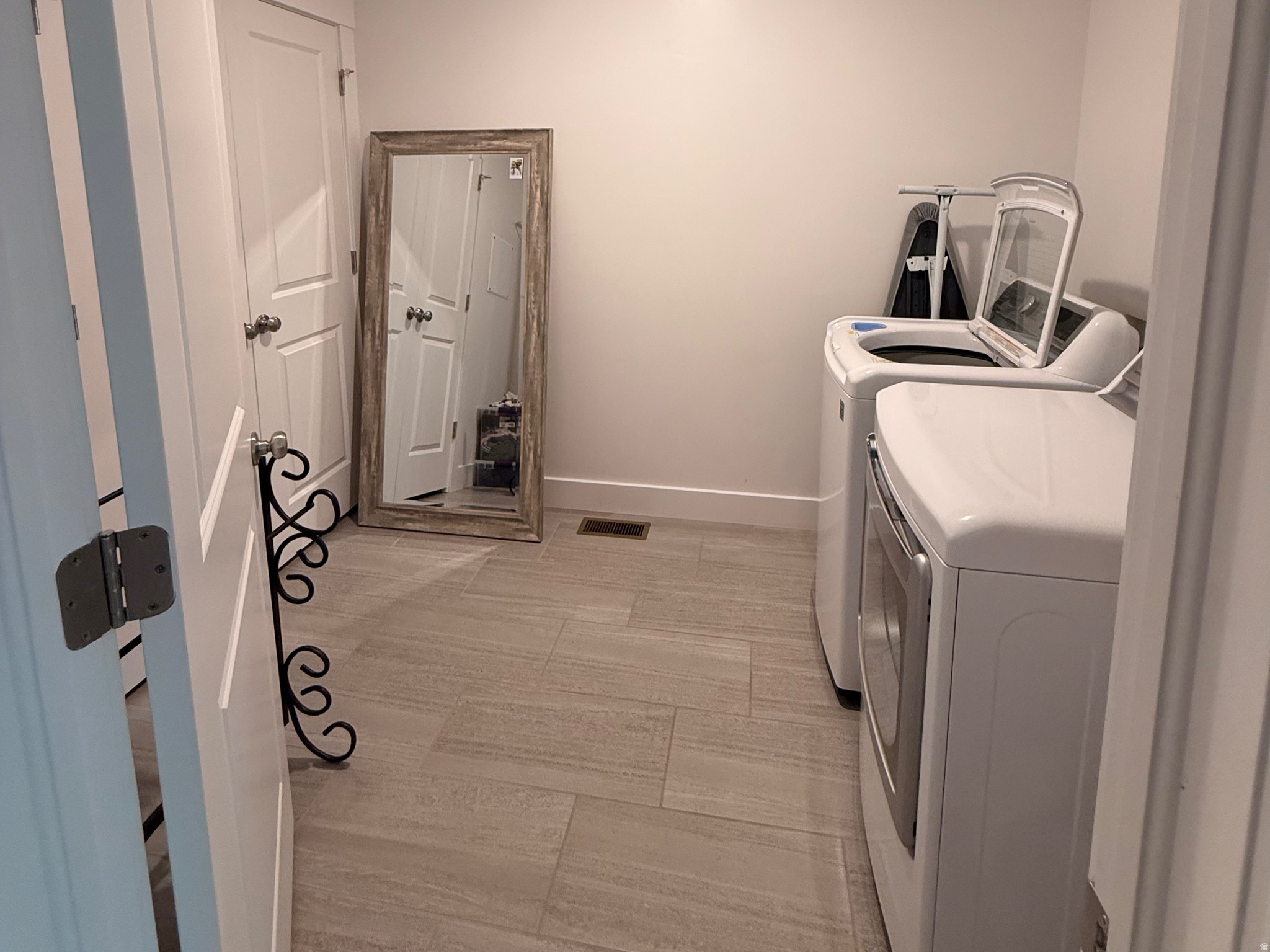 FREEDOM LANDING - Residential