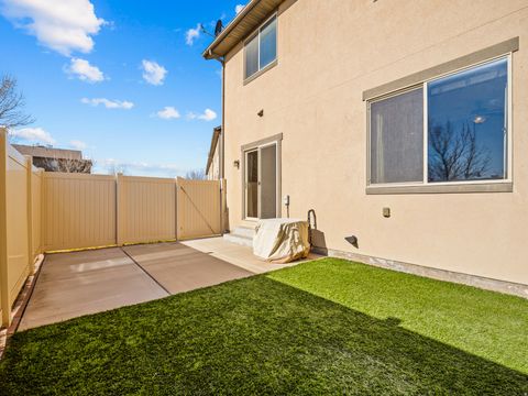 Tiny photo for 233 E BAYCREST DR, Saratoga Springs, UT 84045 (MLS # 2135178)