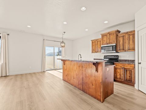 Tiny photo for 233 E BAYCREST DR, Saratoga Springs, UT 84045 (MLS # 2135178)