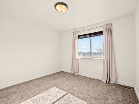 Tiny photo for 233 E BAYCREST DR, Saratoga Springs, UT 84045 (MLS # 2135178)