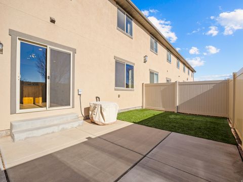 Tiny photo for 233 E BAYCREST DR, Saratoga Springs, UT 84045 (MLS # 2135178)