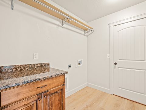 Tiny photo for 233 E BAYCREST DR, Saratoga Springs, UT 84045 (MLS # 2135178)