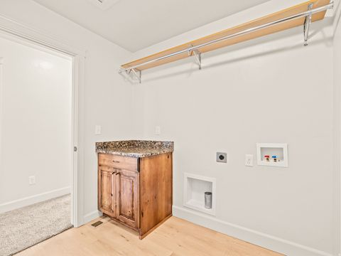 Tiny photo for 233 E BAYCREST DR, Saratoga Springs, UT 84045 (MLS # 2135178)