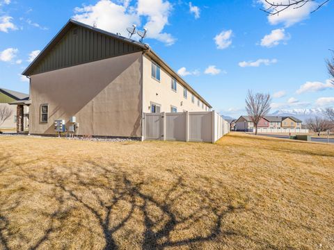 Tiny photo for 233 E BAYCREST DR, Saratoga Springs, UT 84045 (MLS # 2135178)