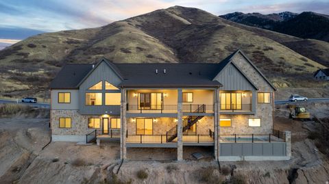 Tiny photo for 204 S TROY ST, Mapleton, UT 84664 (MLS # 2123608)