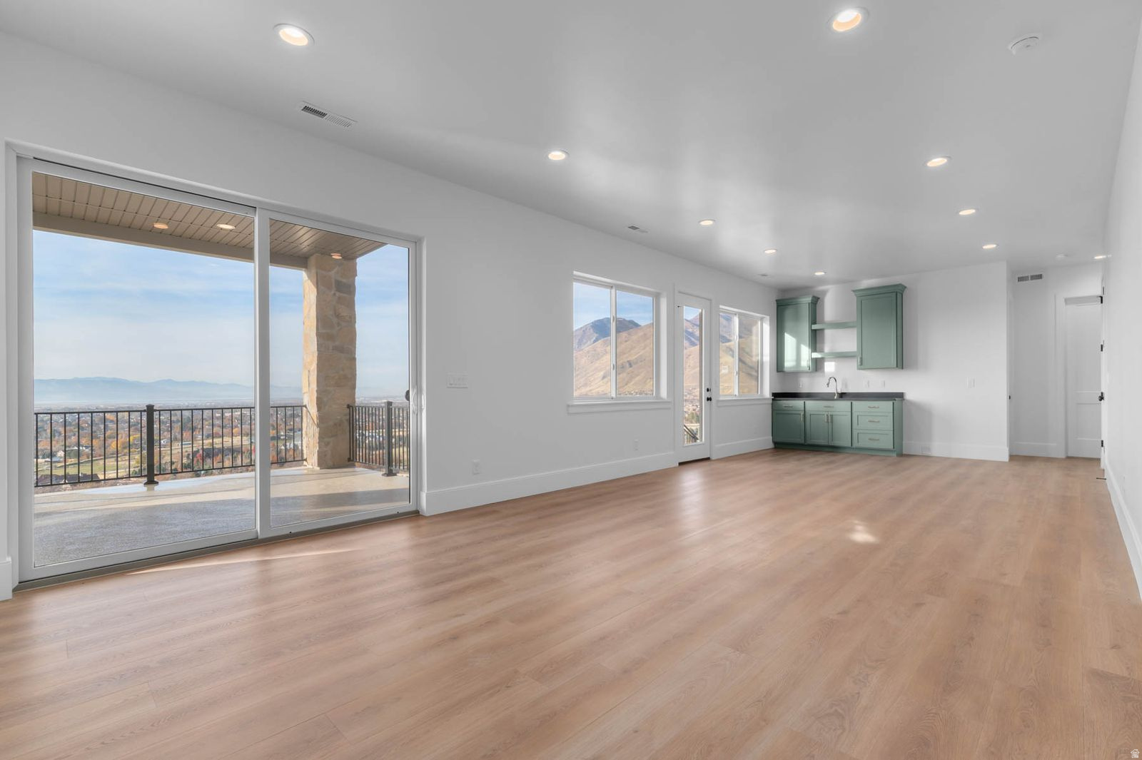 MAPLE BENCH ESTATES - Residential