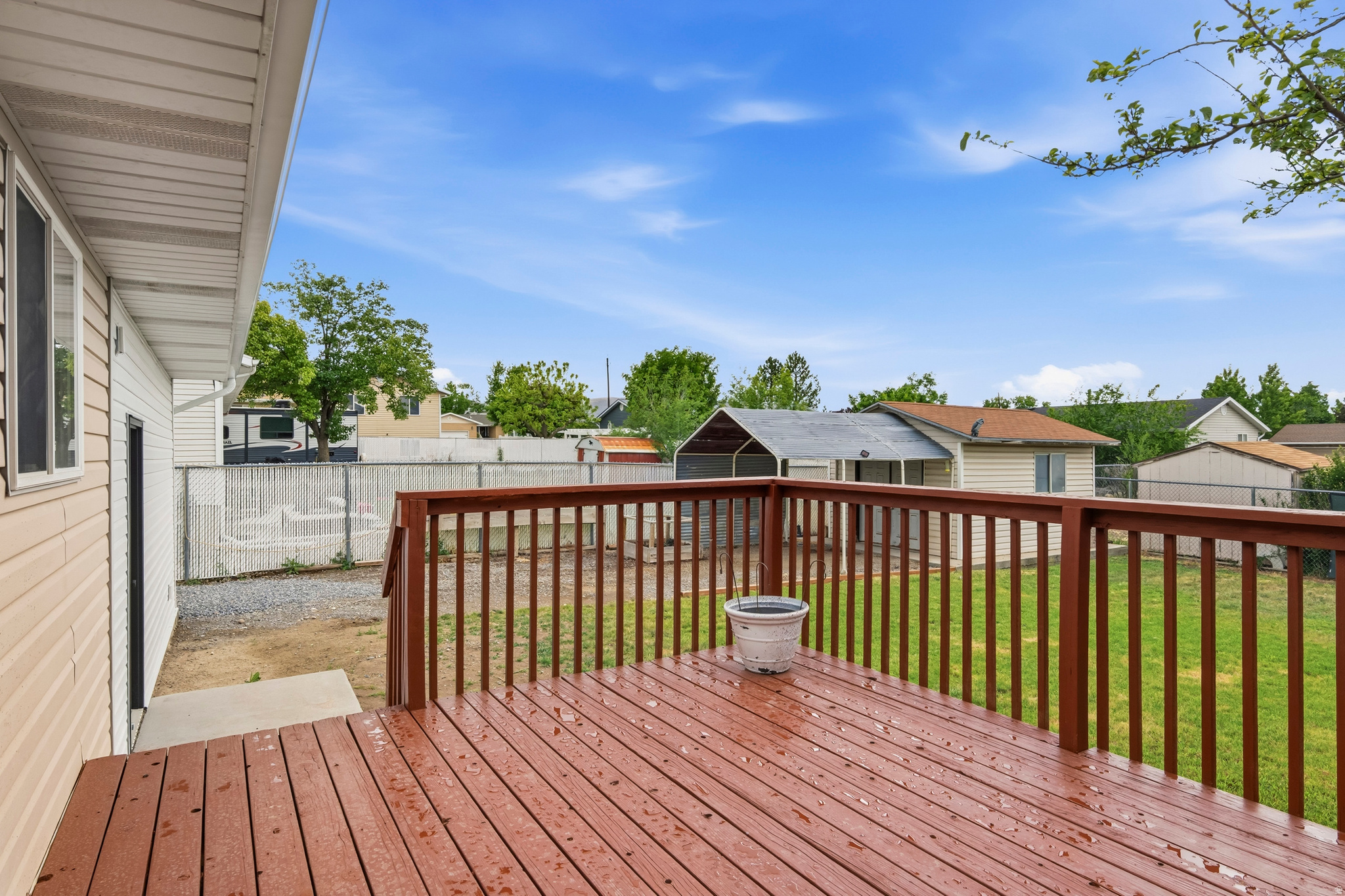 LITTLE MOUNTAIN ESTATES - Residential