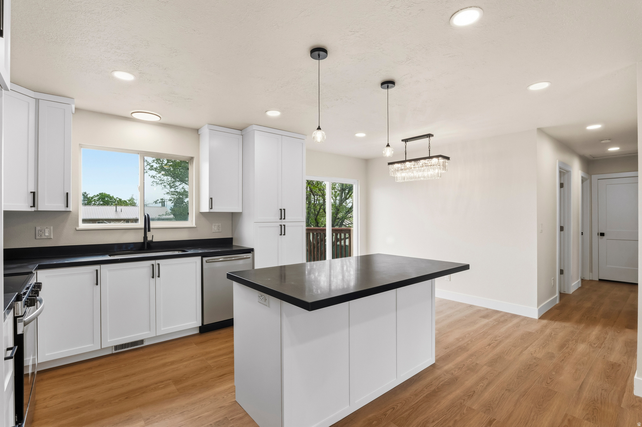 LITTLE MOUNTAIN ESTATES - Residential