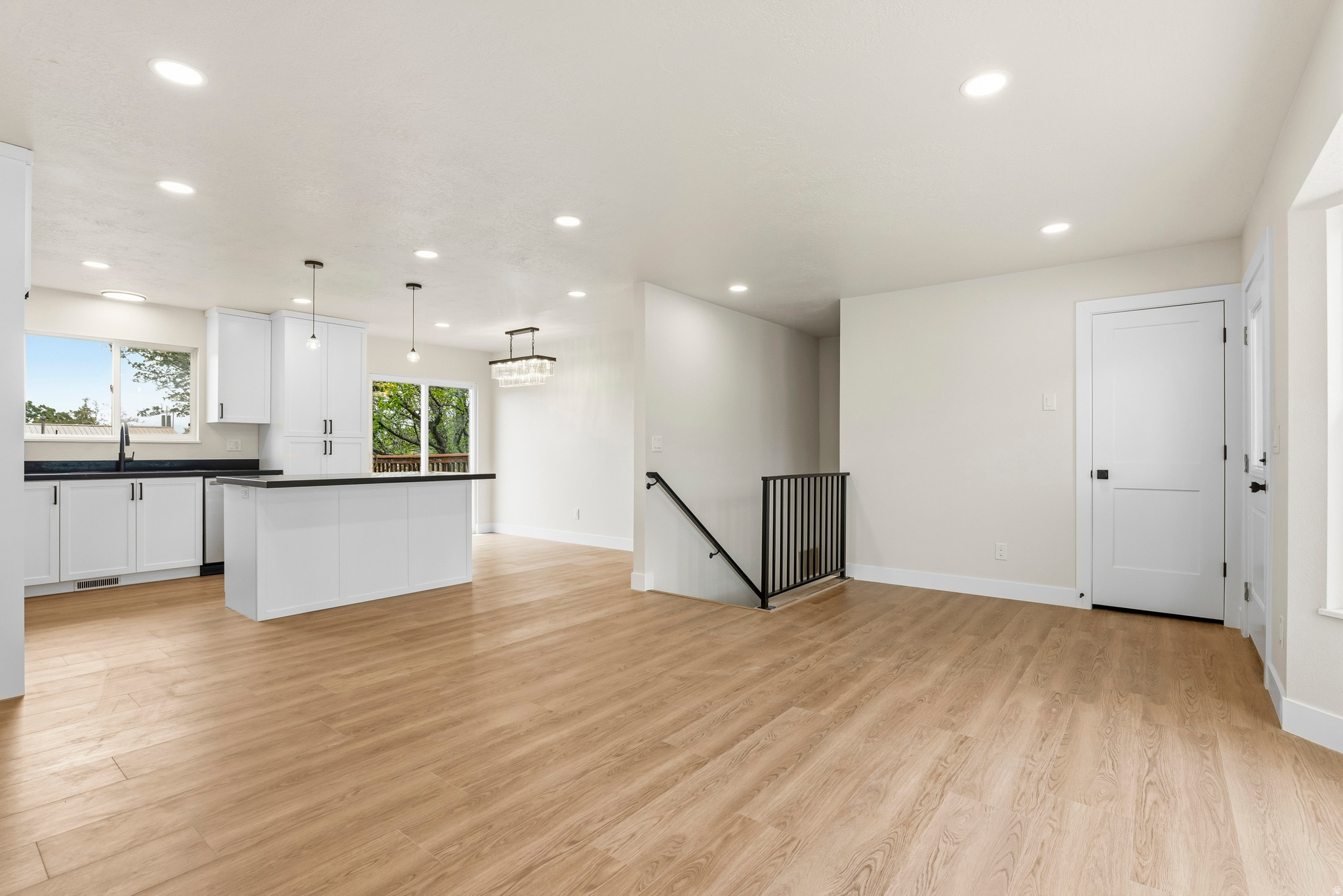 LITTLE MOUNTAIN ESTATES - Residential