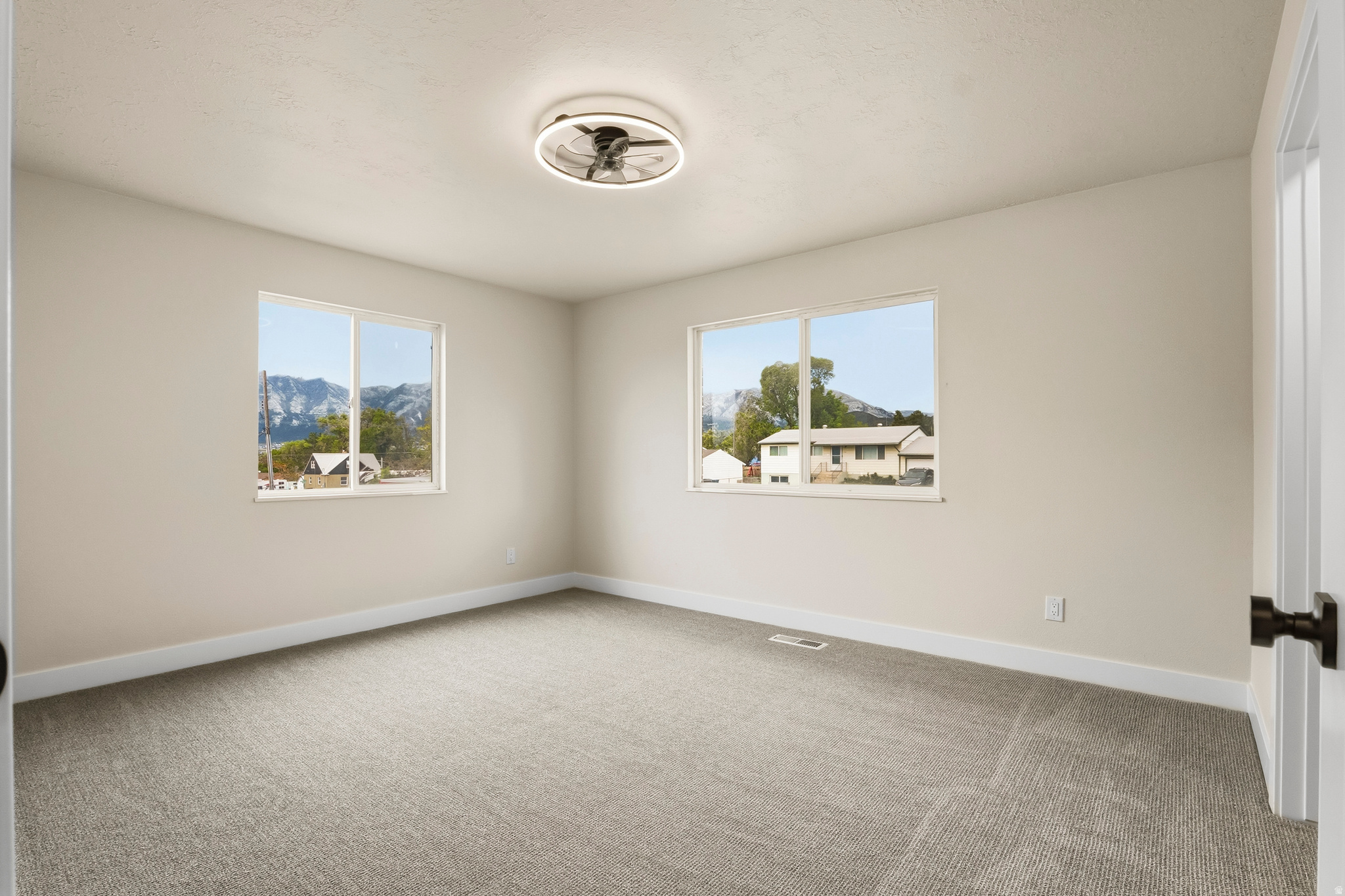 LITTLE MOUNTAIN ESTATES - Residential