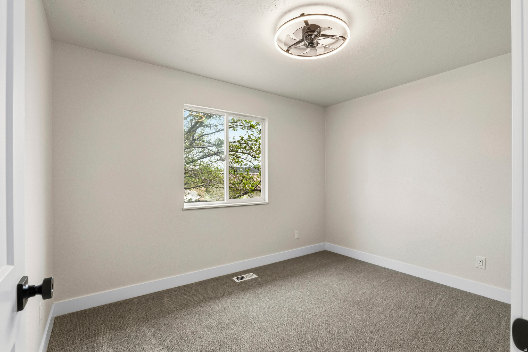 LITTLE MOUNTAIN ESTATES - Residential